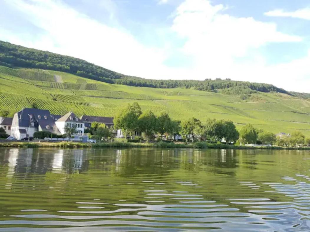 The Old Gemeinde House By The Mosel River Браунеберг Экстерьер фото